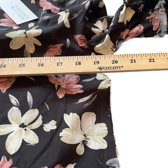 Molly Bracken NWT Floral Dress Cream/ Pink Accents-Bell Sleeves-Size Medium - Picture 7 of 11